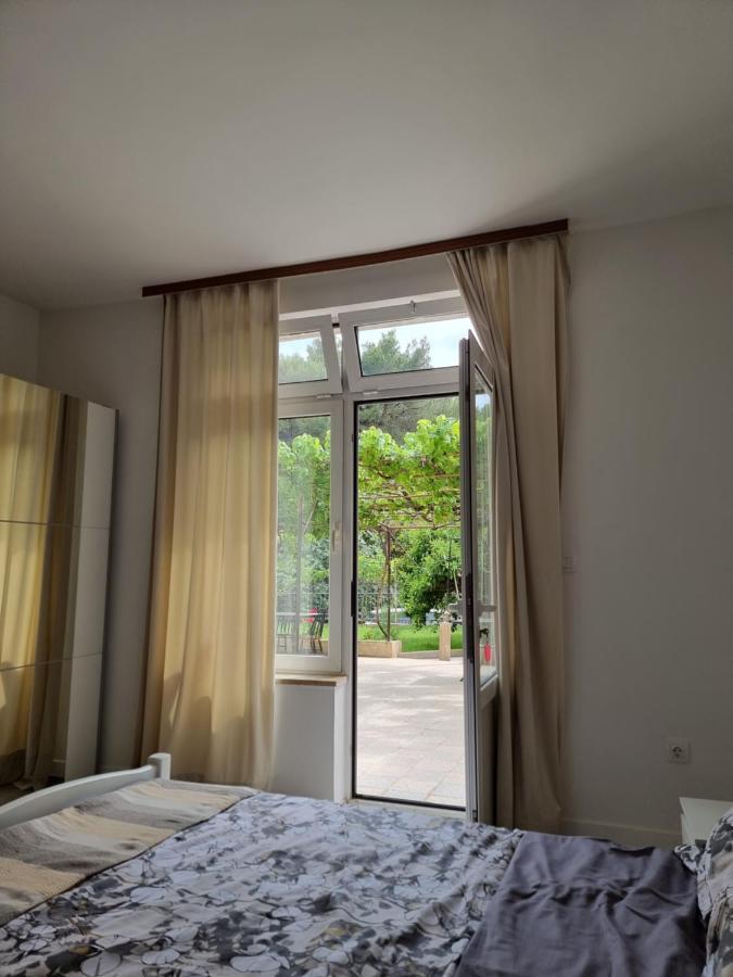 Retreat Apartments With Free Parking Pula Extérieur photo
