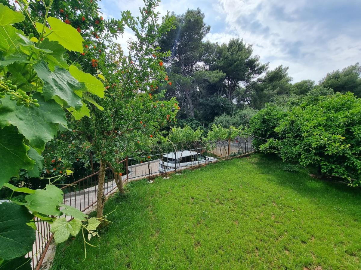 Retreat Apartments With Free Parking Pula Extérieur photo