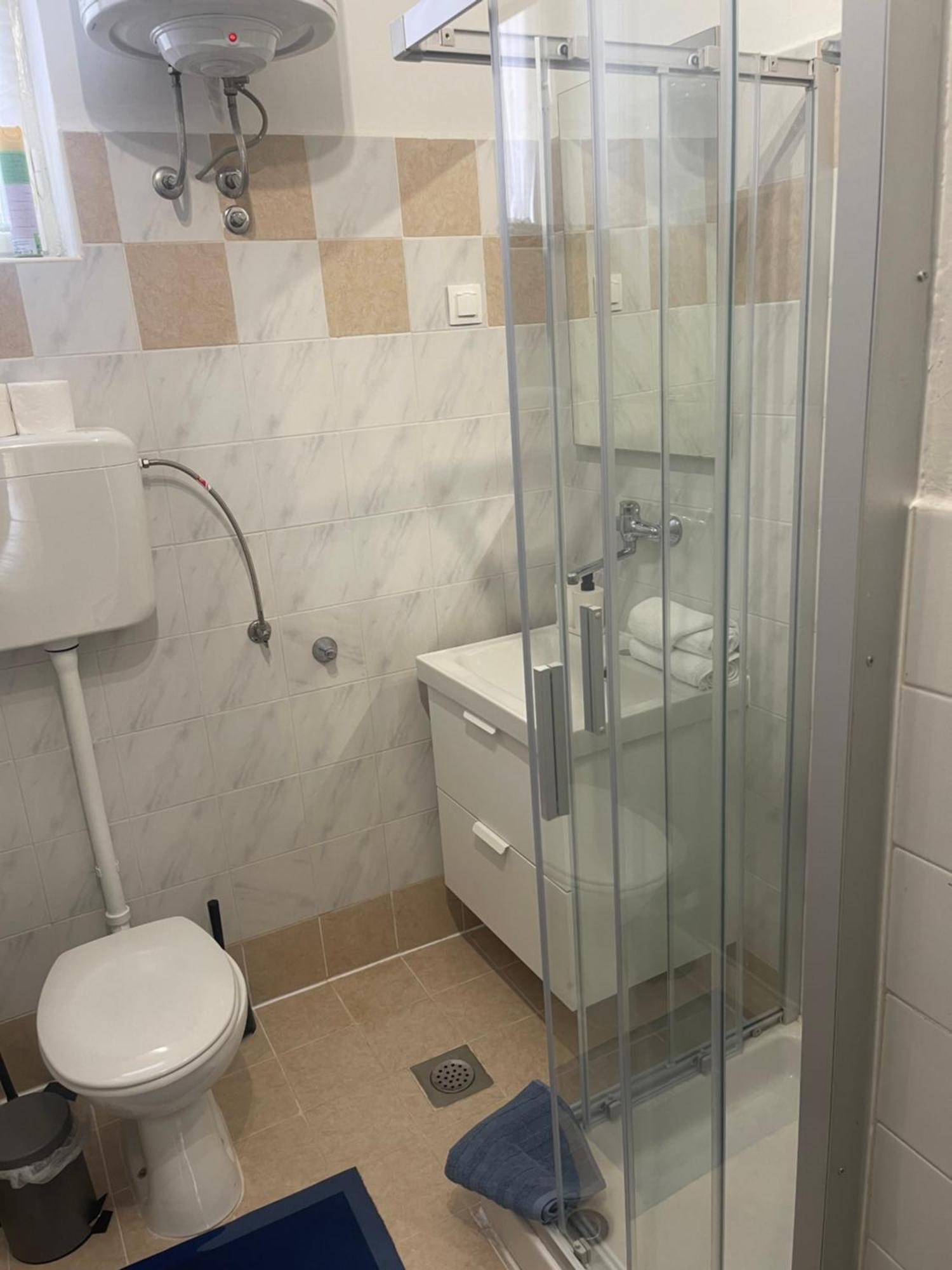 Retreat Apartments With Free Parking Pula Extérieur photo