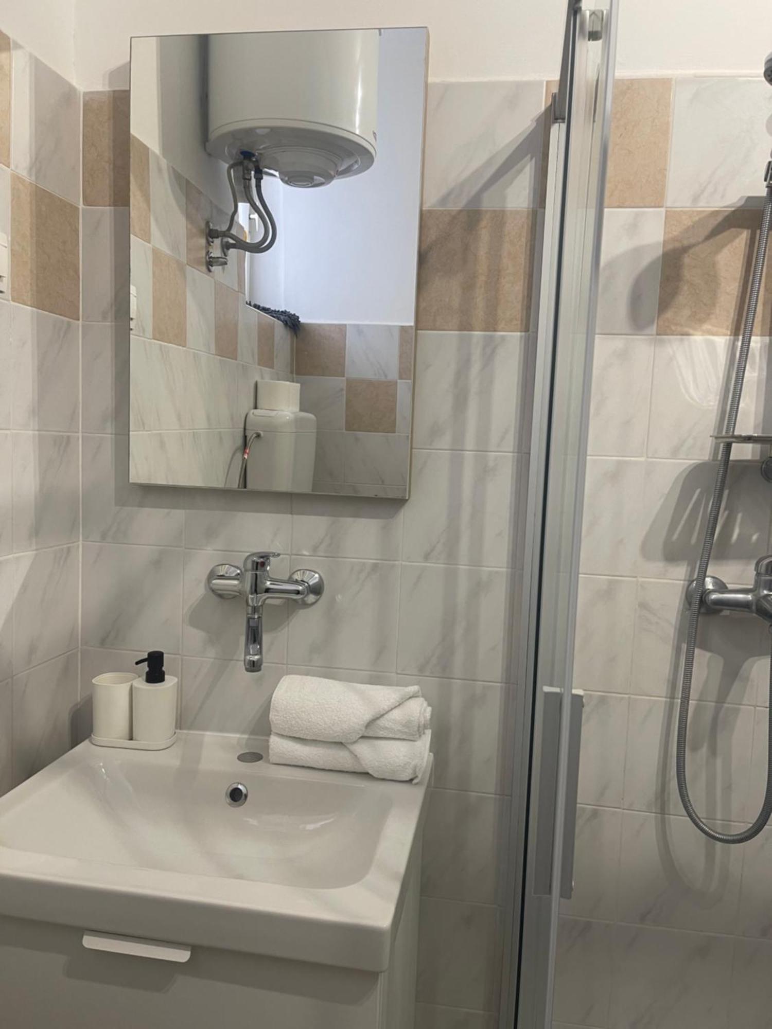 Retreat Apartments With Free Parking Pula Extérieur photo
