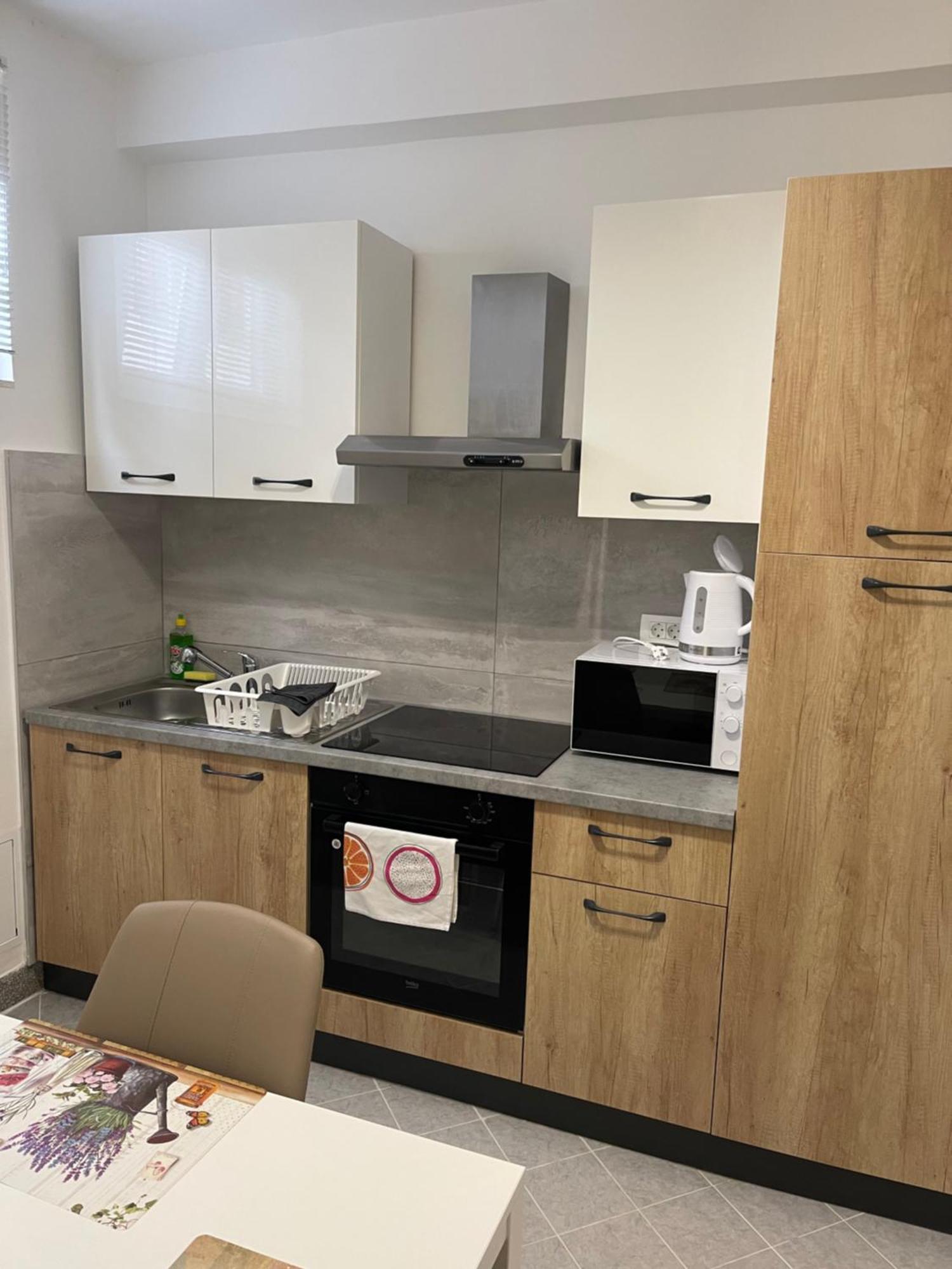 Retreat Apartments With Free Parking Pula Extérieur photo